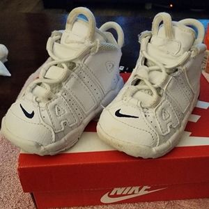 Nike air more up temple TD.